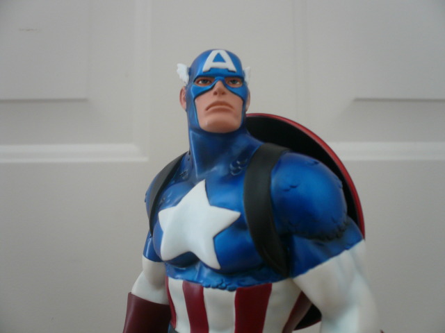 CAPTAIN AMERICA "metallic exclu" CaptainAmericaStatue7