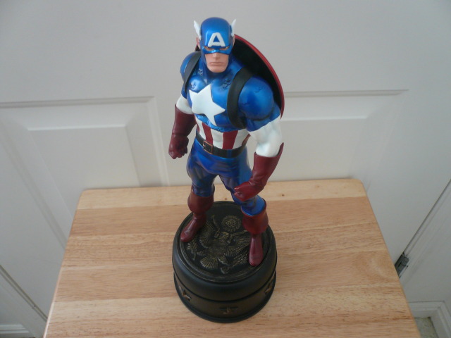 CAPTAIN AMERICA "metallic exclu" CaptainAmericaStatue8