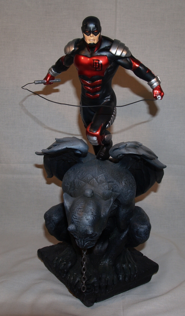 DAREDEVIL "armor" Statuedaredevilbattlearmor2