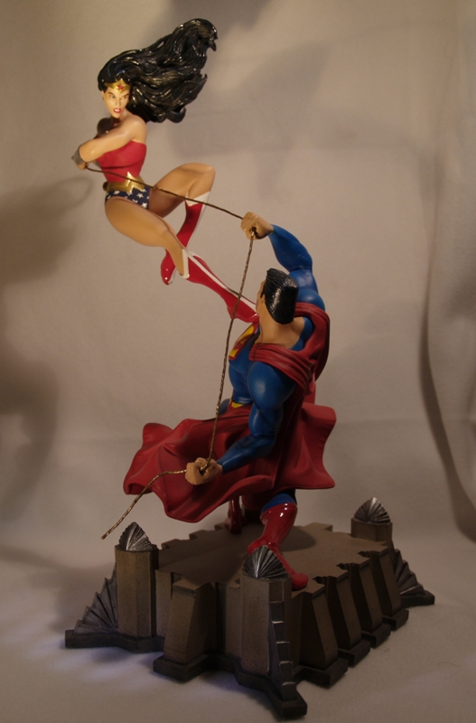 WONDER WOMAN VS SUPERMAN Statue Dcdioramasupermanvswonderwoman14