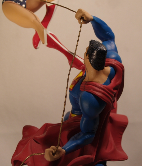 WONDER WOMAN VS SUPERMAN Statue Dcdioramasupermanvswonderwoman16