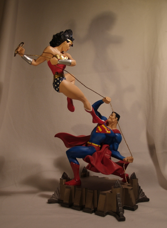 WONDER WOMAN VS SUPERMAN Statue Dcdioramasupermanvswonderwoman6