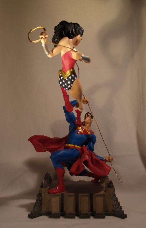 WONDER WOMAN VS SUPERMAN Statue Dcdioramasupermanvswonderwoman7