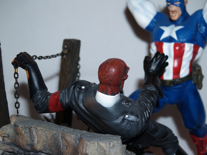 CAPTAIN AMERICA VS RED SKULL Diorama Dioramasideshowcptamericaredskull8