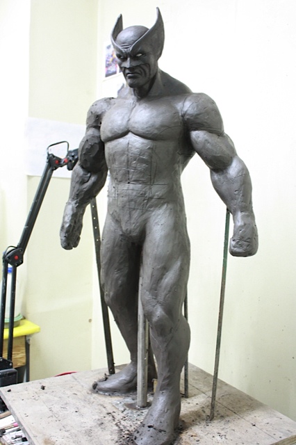 STATUE WOLVERINE au ....  1 / 2  WOLVERINE_1-2____1