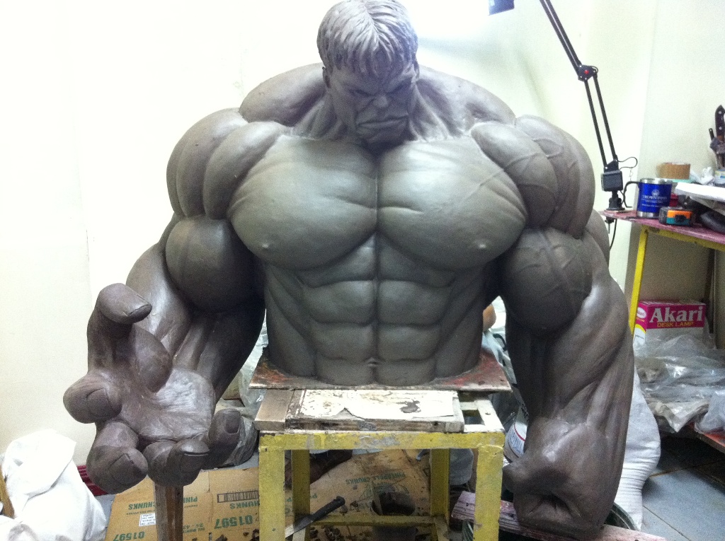 Statue Hulk au....1/2 Photo2jjj_1_