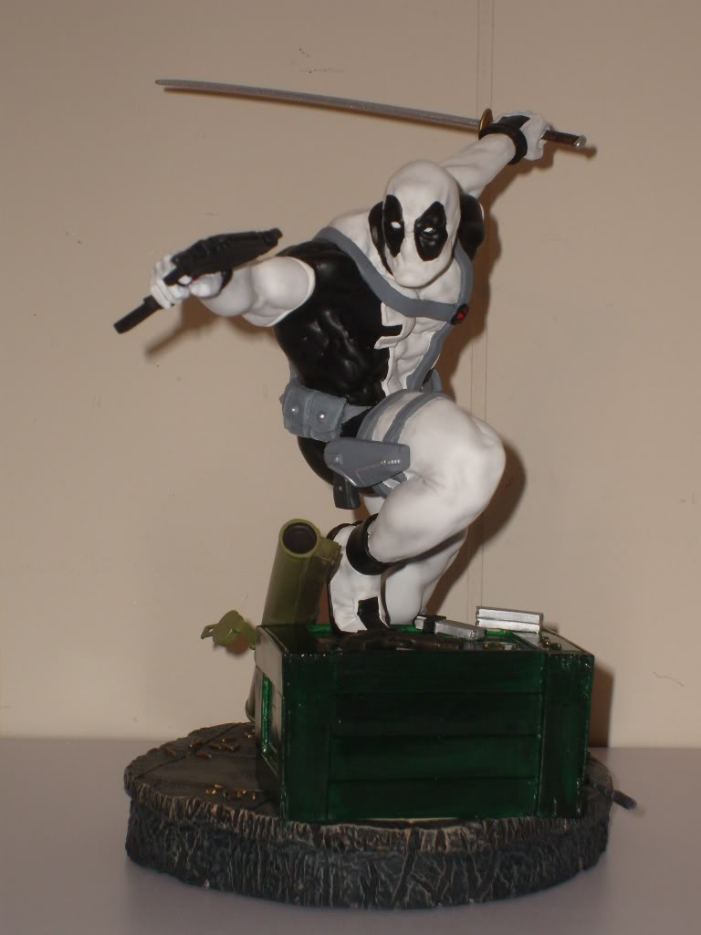 Les travaux de SKORPSTA KOTO_DEADPOOL_STATUE_REPAINTED__B