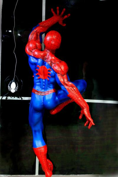  Statue Spidey au 1/2 6458278335_9888ddb84a_z_1_