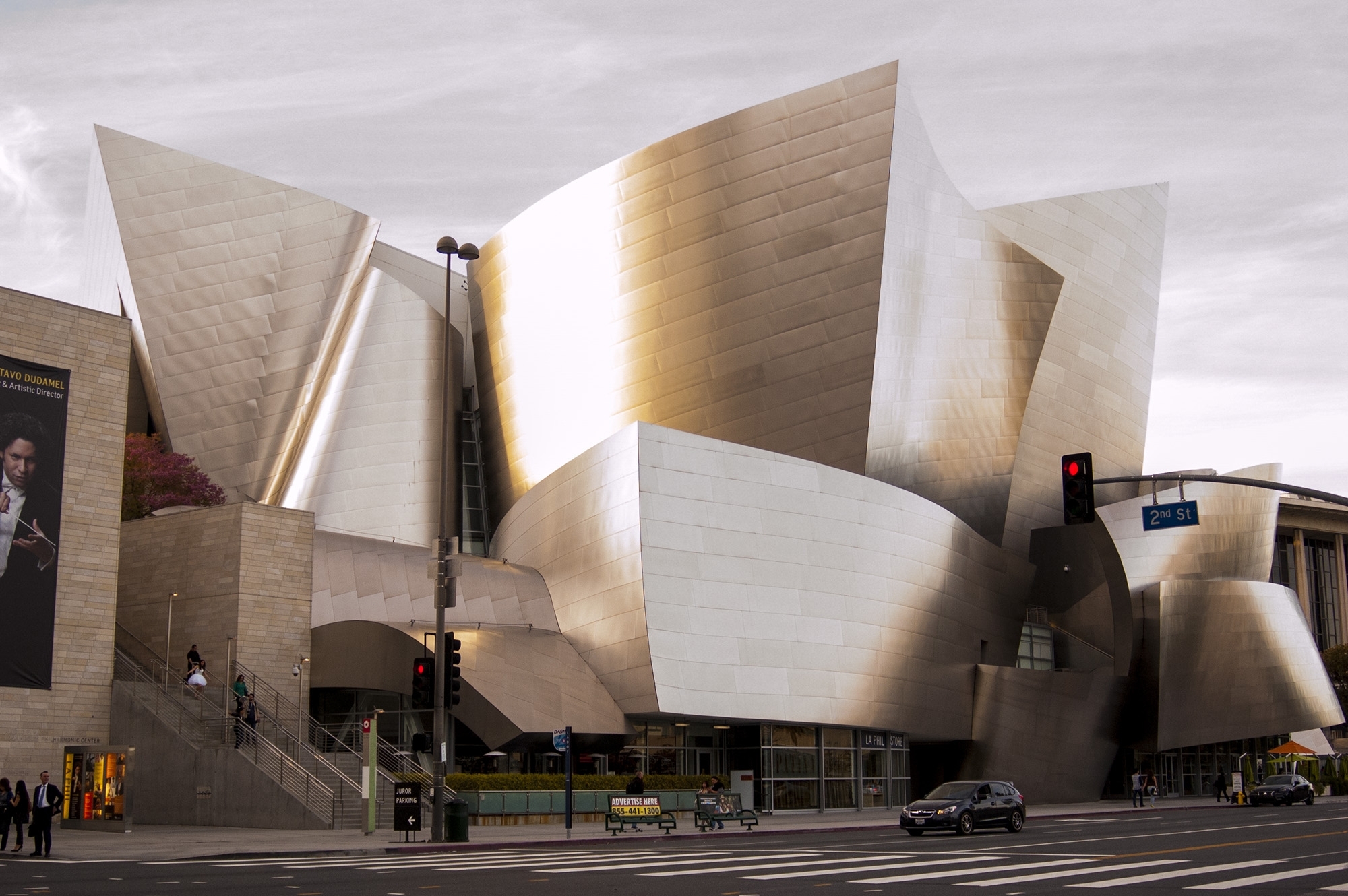 Dzielnica Bogaczy La-downtown-Walt-disney-Hall