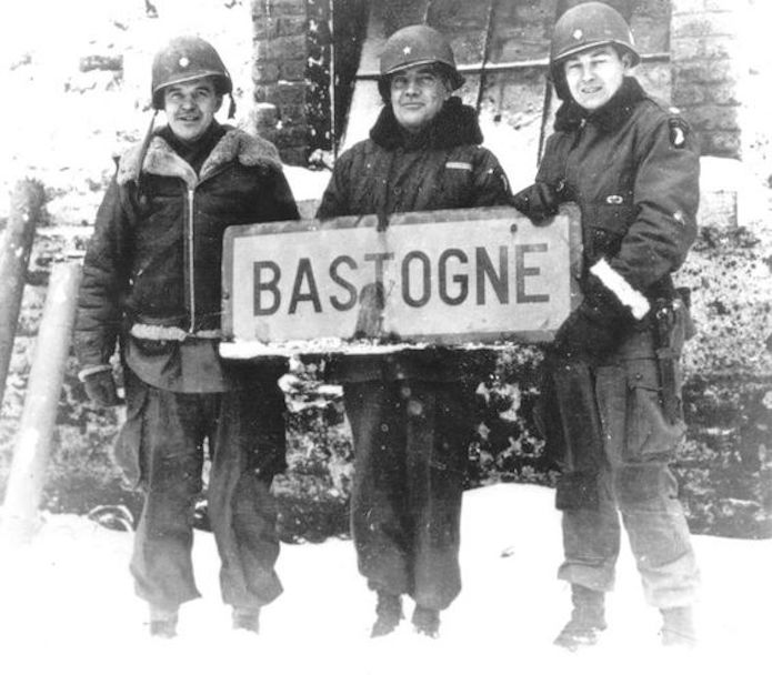 25 décembre 1944 : passer Noël à Bastogne, l’objectif des forces américaines . 1944