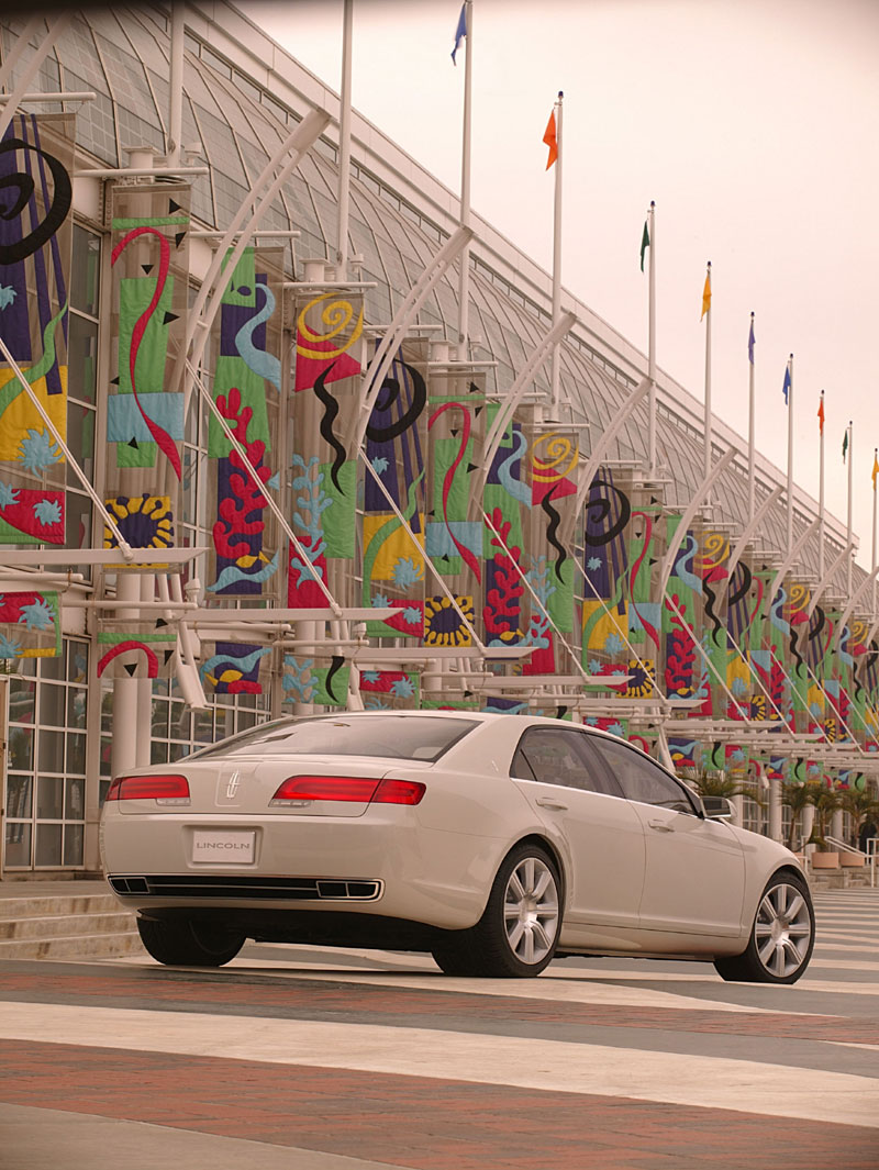    Lincoln Zephyr Teaser 2006-Zephyr-2