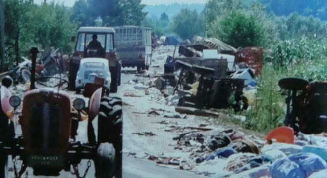 Novo lice Srbije:Tri četnička kuma i mali Sloba žele vlast - Page 5 Izbjegli%C4%8Dka-kolona-una