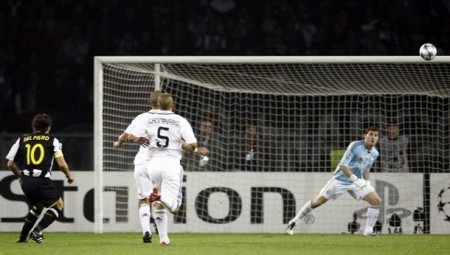 قاهر الريال Del-piero_goal_real-madrid2008_1