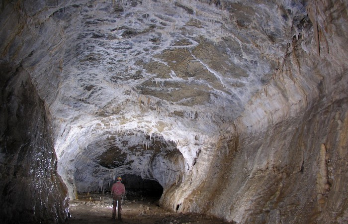 Le Coulomp de Braux labellise 700x450-crop-90-images_meailles-alpes-de-haute-provence_grotte-chamois_valette-hihgway-cne-castellet-01