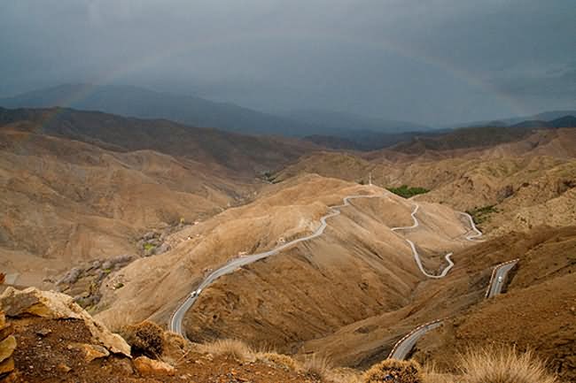 Những cung đường nguy hiểm nhất thế giới Atlas-Mountains-Road-3