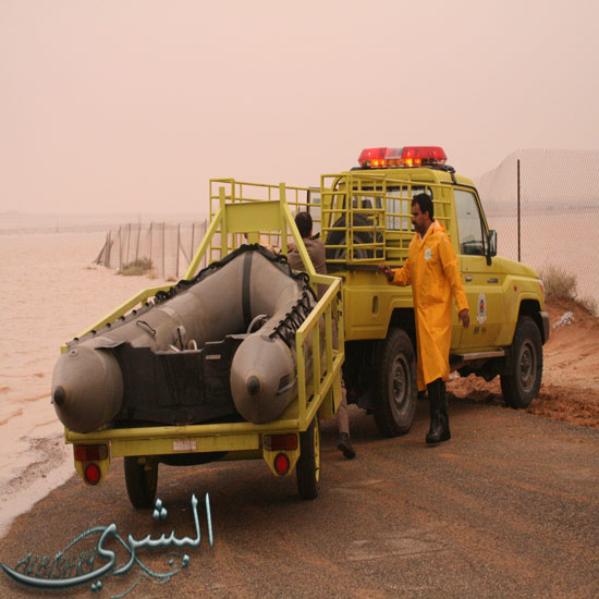 عملية انقاذ شايب احتجزته الامطار بالسعودية .. بالصور .. Mk7472_130