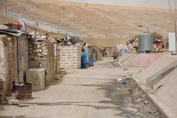 شوفوا شصار بملعب كركوك وراح تنقهرون Kurdish_refugees_kirkuk_Stadium_1