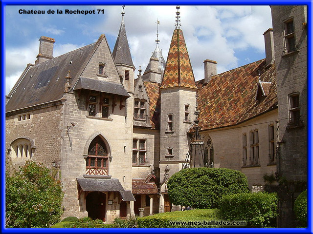 Château de Martine 18/11/2015 trouvé par Ajonc Chateau-de-La-Rochepot_a_La-Rochepot_21340_Cote-d-Or_Bourgogne_France