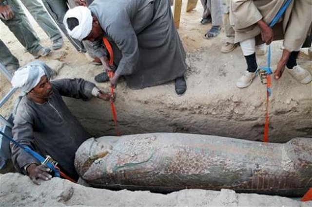 Rare Human-Shaped Sarcophagus With An Unidentified Well-Preserved 3,600-Year-Old Mummy Unearthed In Egypt Raresarco3