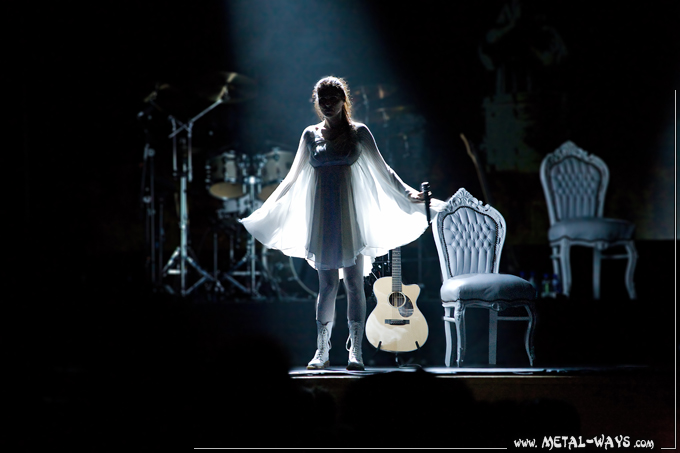 Theatre Tour Within-temptation-theater-show-tour-enschede-muziekcentrum-03