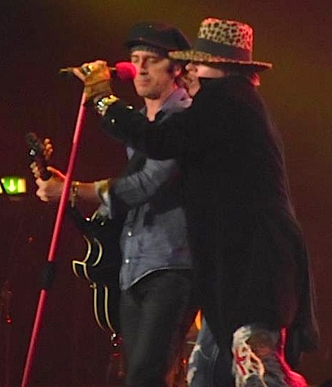 Guns N' Roses en Londres 2012 en cines y DVD Axl-and-Izzy-2012