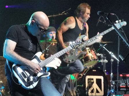 Joe Satriani -  . Satriani_michael_anthony_chad_smith