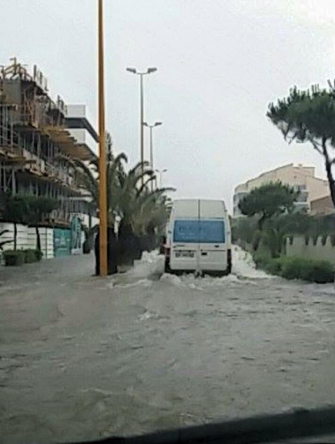 Forts orages en Languedoc Roussillon : inondations & foudre font des dégâts Orage_pluie_12_juin_2015_09