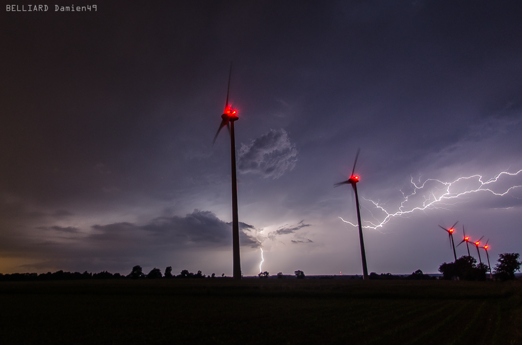 Saison 2014 Damien49 - 9 Juin : Supercellule Outbreak - Partie 2 2014_06_07_00h01_meso1