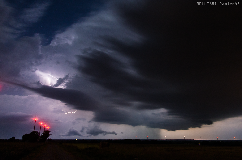 Saison 2014 Damien49 - 9 Juin : Supercellule Outbreak - Partie 2 2014_06_07_00h33_meso1