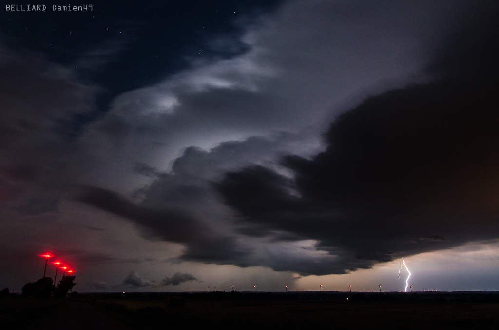 Saison 2014 Damien49 - 9 Juin : Supercellule Outbreak - Partie 2 2014_06_07_00h34_meso1