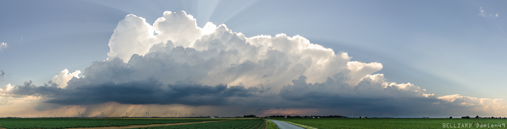 Lumière Supercellulaire du 05 juin 2015 + Gustnadoes 20150605_19h13_pano_supercell1m