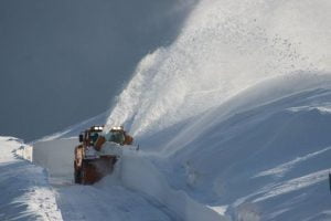 Dos metros de nieve en el Monte Etna 01100-300x200