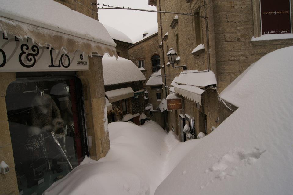 Entroterra Riminese Sommerso Dalla Neve !!!  0511