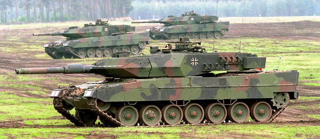 france VS germany Deutscher_panzer_leopard