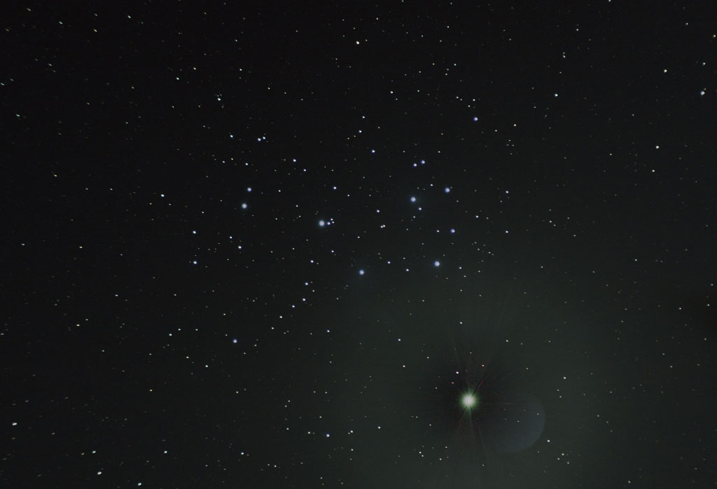 Rencontre de Vénus et des Pléïades M45v2w