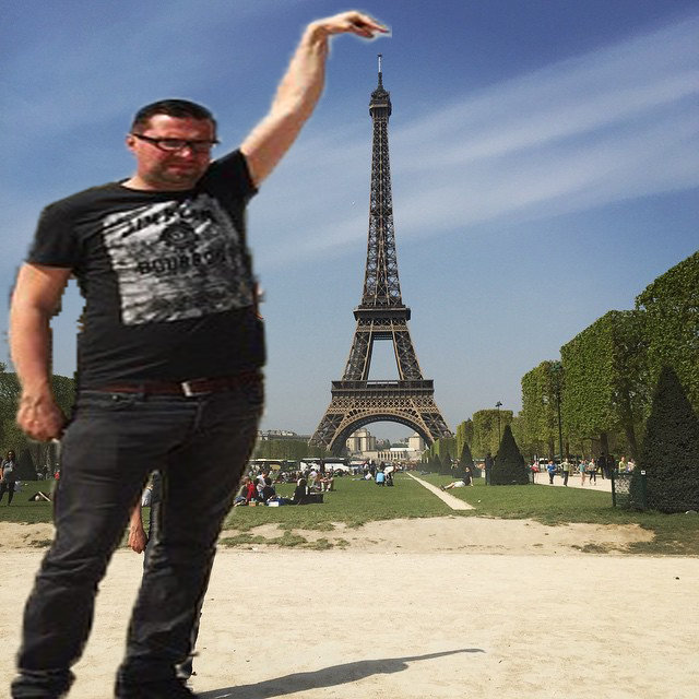 Memes e Imágenes divertidas  - Página 3 Torre-eiffel-debajo-dedo-14