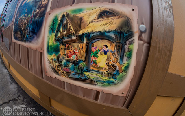 [Magic Kingdom] New Fantasyland - The Forest: Beauty and the Beast, The Little Mermaid (06 décembre 2012), 7 Dwarfs Mine Train (28 mai 2014) - Page 16 DatelineDisneyWorldNewTestTrack-PC050032