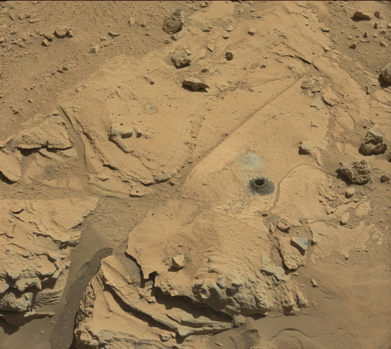 MARS: CURIOSITY u krateru  GALE  - Page 3 0618ML0026440070302047E01_DXXX