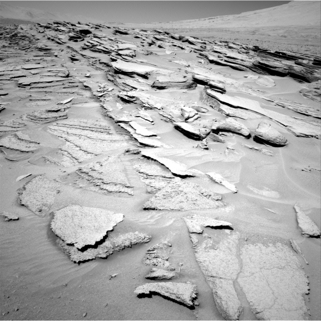 MARS: CURIOSITY u krateru  GALE  - Page 4 NRB_453423416EDR_F0311472NCAM00276M_