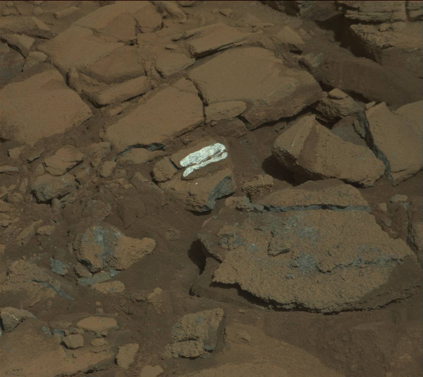 MARS: CURIOSITY u krateru  GALE  - Page 42 1336MR0064140010700813E01_DXXX