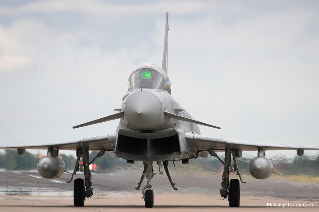 موسوعة المقاتلات الكاملة Eurofighter_typhoon_l1