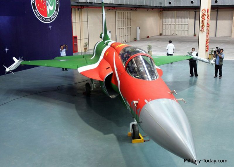 الطائره الباكستانيه  JF-17 Thunder Jf17_thunder_l1