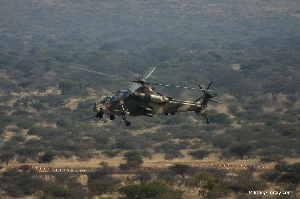 صور و فيديو المروحية الإفريقية Denel AH-2 Rooivalk   Denel_ah2_rooivalk_l10