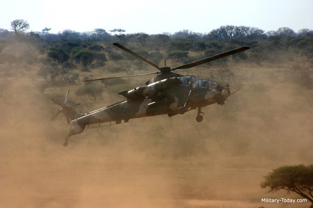 صور و فيديو المروحية الإفريقية Denel AH-2 Rooivalk   Denel_ah2_rooivalk_l11