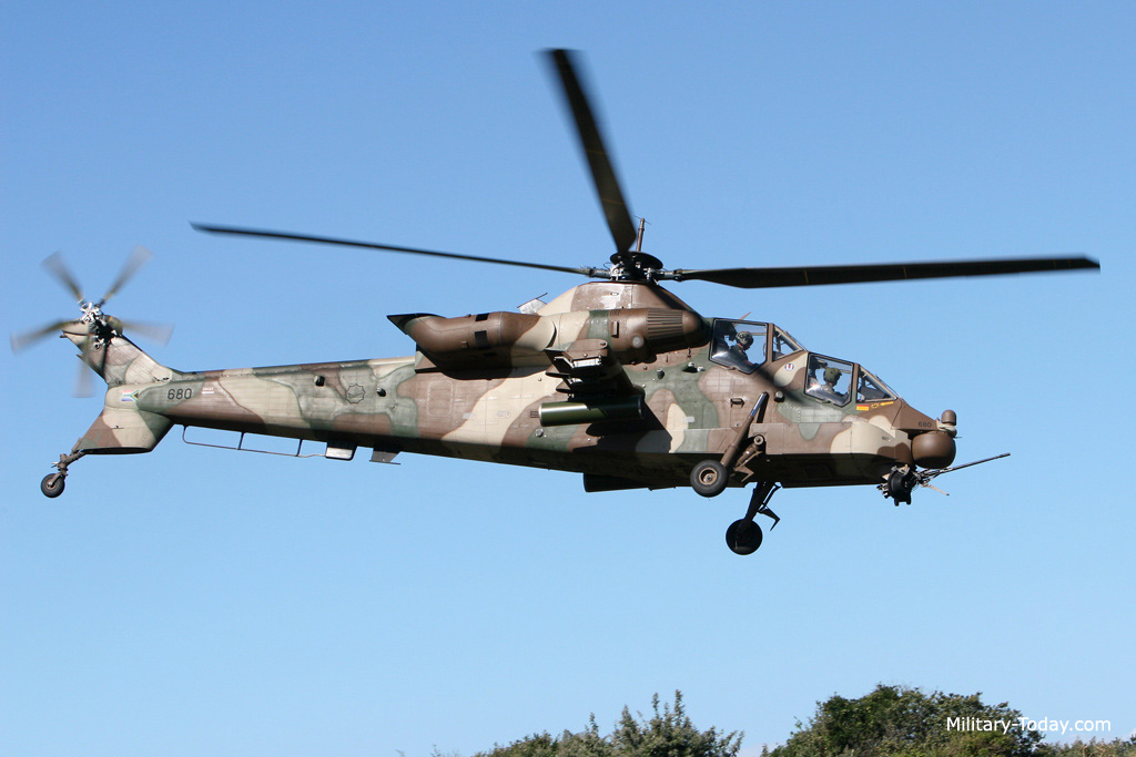 صور و فيديو المروحية الإفريقية Denel AH-2 Rooivalk   Denel_ah2_rooivalk_l4
