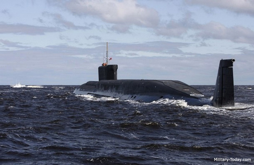 احد اقوي الغواصات النوويه في الترسانه الروسيه Typhoon Borei_class_l5