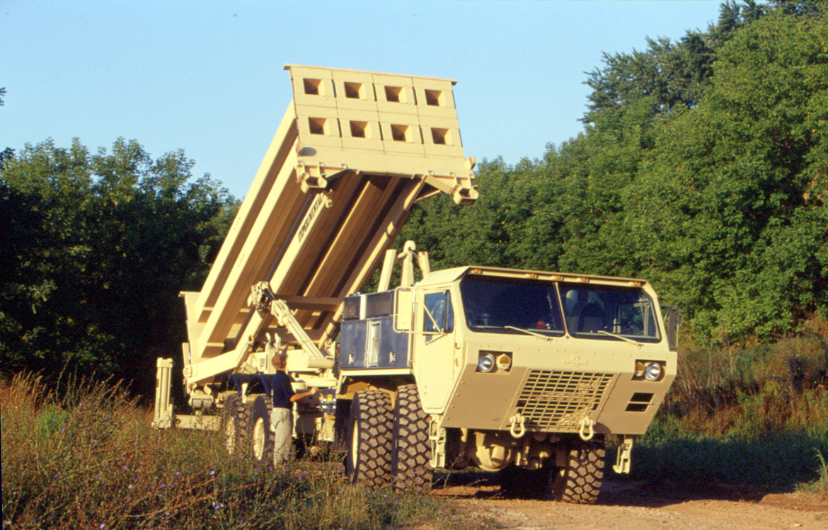 الجيش الأمريكي: نجاح اختبار لنظام BMDS للدفاع الصاروخي متعدد المستويات ( منقول ) OTC_HEMTT_THAAD3