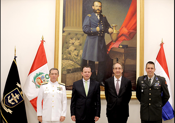 MARINA DE GUERRA DEL PERÚ - Página 13 Galeria_2014_04_14_011