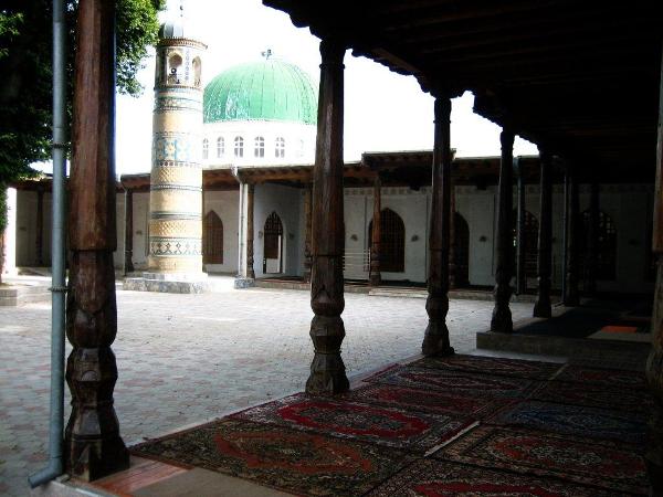 Tadžikistan Unutar-dzamije-Inside-the-mosque