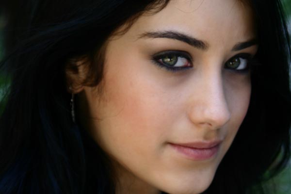 صور جديده لبطلة العشق الممنوع  ..~hazal kaya   Hazalkaya